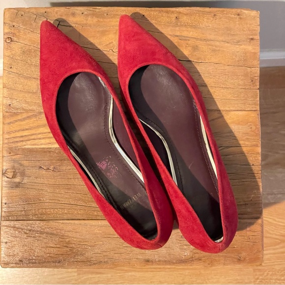 Stuart Weitzman Eva 33mm Suede Pump Wine Red 8.5 - Picture 2 of 11